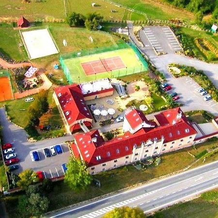 Hotel Allvet Drnovice  Dış mekan fotoğraf