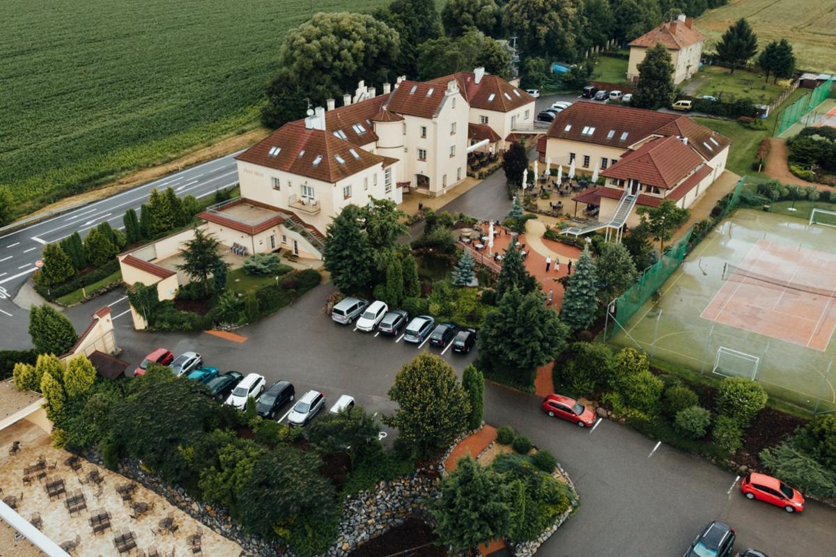 Hotel Allvet Drnovice  Dış mekan fotoğraf