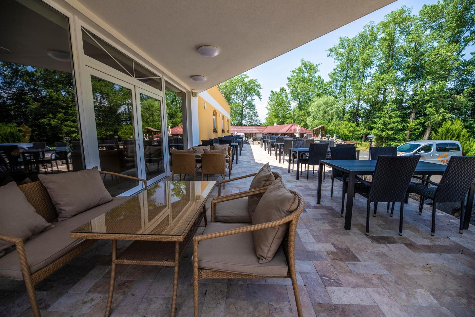 Hotel Allvet Drnovice  Dış mekan fotoğraf