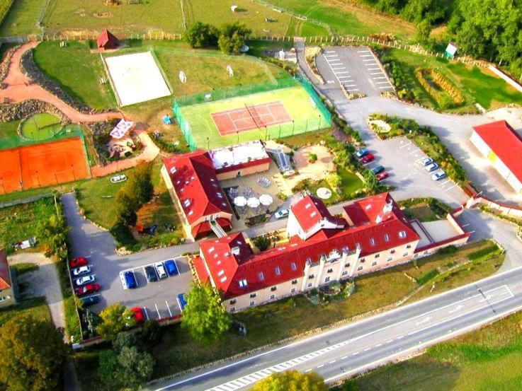 Hotel Allvet Drnovice  Dış mekan fotoğraf