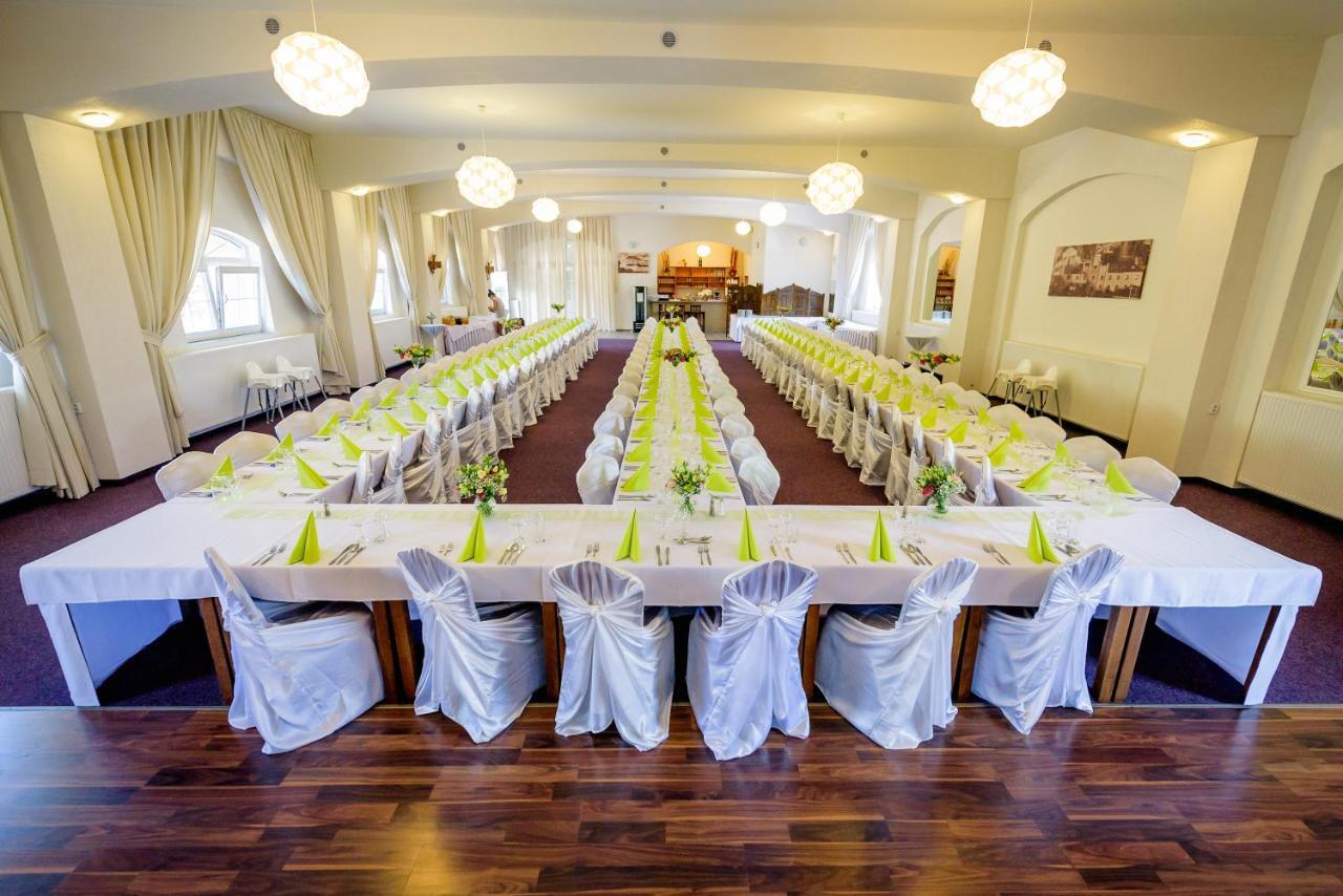 Hotel Allvet Drnovice  Dış mekan fotoğraf